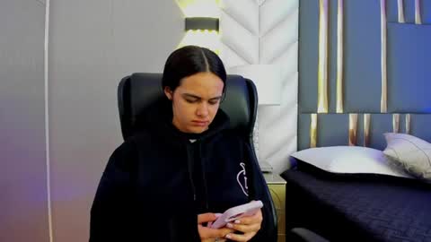 Snapshot of chloeharper_ chatting on June 2026 11:52:01 AM Chloe Harper online show from June 2026 11:52:01 AM