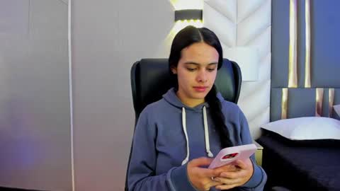 Snapshot of chloeharper_ chatting on June 2026 11:48:02 AM Chloe Harper online show from June 2026 11:48:02 AM