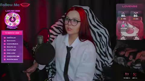 Snapshot of chloejenyss chatting on October 2025 03:07:02 PM Chloe online show from October 2025 03:07:02 PM