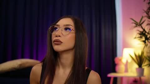 Chloe online show from September 2025 06:35:01 AM