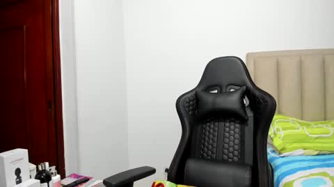 chloemiller   online show from February 2026 11:38:01 PM