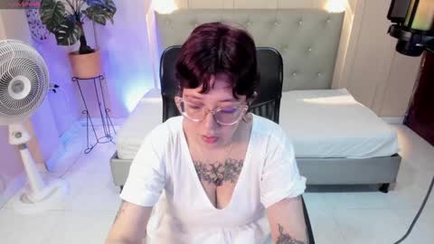 Snapshot of chloerossee chatting on January 2025 01:19:01 AM Chloe rosse online show from January 2025 01:19:01 AM