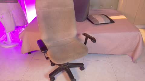 Snapshot of chloerossee chatting on October 2025 01:15:02 AM Chloe rosse online show from October 2025 01:15:02 AM