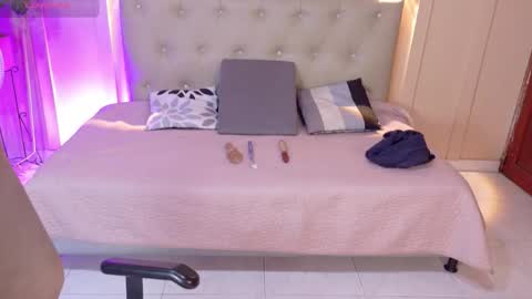 Snapshot of chloerossee chatting on October 2025 01:17:02 AM Chloe rosse online show from October 2025 01:17:02 AM