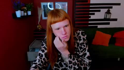 Chloe online show from December 2025 12:56:01 PM