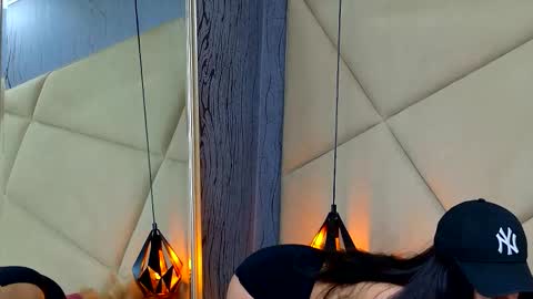 Chloe Vee online show from November 2025 06:16:02 AM