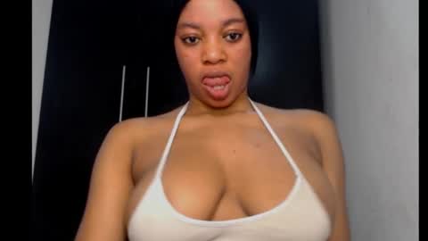 Snapshot of choco_chocox chatting on December 2024 08:51:02 AM ESTHER online show from December 2024 08:51:02 AM