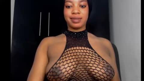 Snapshot of choco_chocox chatting on December 2024 08:40:02 AM ESTHER online show from December 2024 08:40:02 AM