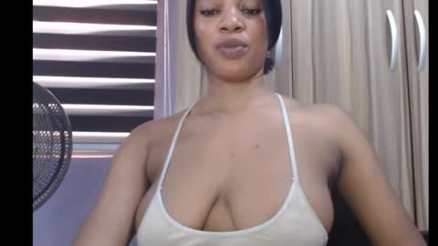 Snapshot of choco_chocox chatting on January 2025 08:09:02 AM ESTHER online show from January 2025 08:09:02 AM