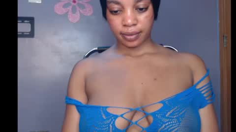 Snapshot of choco_chocox chatting on February 2025 05:40:02 PM ESTHER online show from February 2025 05:40:02 PM