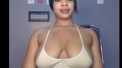 Snapshot of choco_chocox chatting on February 2025 08:39:02 AM ESTHER online show from February 2025 08:39:02 AM