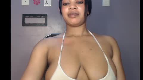 Snapshot of choco_chocox chatting on February 2025 05:18:02 PM ESTHER online show from February 2025 05:18:02 PM
