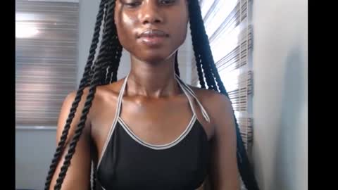 choco_petitqueen online show from November 2025 07:30:02 AM