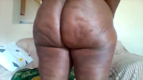 chocobabe002 online show from October 2025 01:18:02 PM