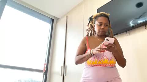 Snapshot of chocolatecakequeen chatting on February 2025 07:10:02 PM ChocolateCakeQueen online show from February 2025 07:10:02 PM