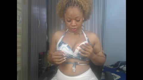 Snapshot of chocox_petitqueen chatting on June 2026 06:38:02 AM ethereal online show from June 2026 06:38:02 AM