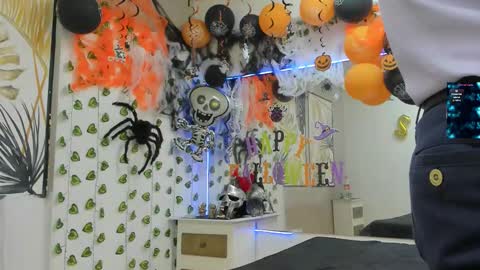 Chorey Thaylor online show from October 2025 02:24:01 PM