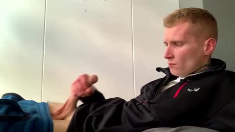 Johnny online show from April 2026 03:22:02 PM