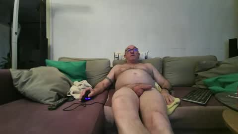 chrichrix38 online show from March 2026 04:43:01 PM