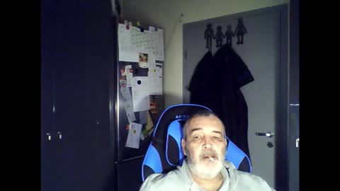 Chris online show from September 2025 06:35:01 AM