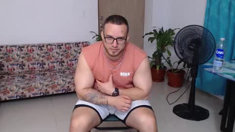 chris_huntter online show from September 2025 12:01:02 AM