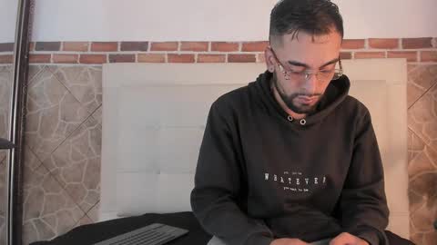 chris_kizz online show from December 2024 11:29:02 AM