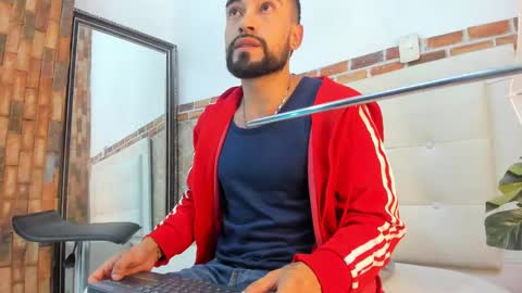 chris_kizz online show from December 2024 11:20:02 AM