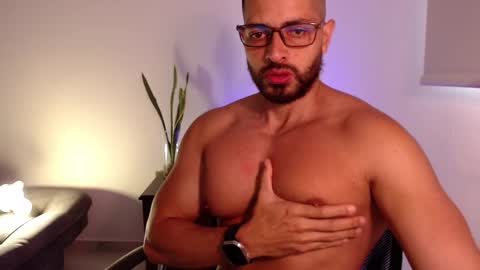 Snapshot of chris_magnum_ chatting on March 2025 02:32:01 PM cris Twitter magnum101010 insta magnumc20 online show from March 2025 02:32:01 PM