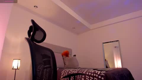 chrismorgan24 online show from December 2025 09:54:01 PM