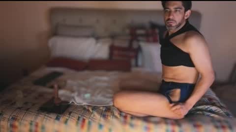 Horny Latino in Chile online show from November 2025 10:28:01 AM