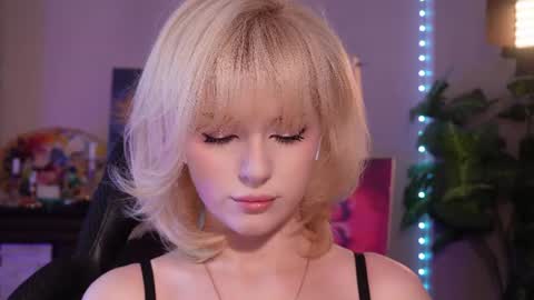 chriss_foxx online show from June 2026 03:35:02 PM