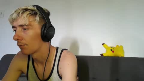 Christopher online show from November 2025 01:32:02 PM