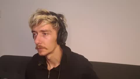 Christopher online show from December 2025 06:37:02 PM