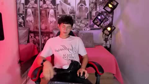 Snapshot of christian_foxx chatting on February 2026 01:34:01 PM Christian online show from February 2026 01:34:01 PM