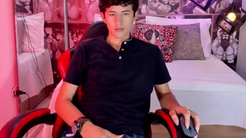 Snapshot of christian_foxx chatting on March 2026 02:01:01 PM Christian online show from March 2026 02:01:01 PM