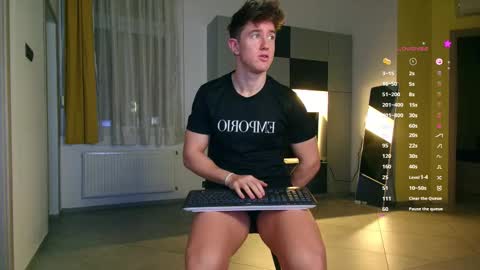 Snapshot of christianlevine_ chatting on October 2025 07:14:02 PM UPVOTE ME ------ ILL DO SOMETHING FOR FREE online show from October 2025 07:14:02 PM