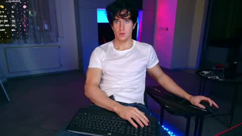 Snapshot of christianlevine_ chatting on June 2026 08:14:02 PM UPVOTE ME ------ ILL DO SOMETHING FOR FREE online show from June 2026 08:14:02 PM