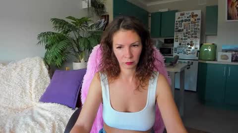 Snapshot of christina_hot chatting on October 2025 11:00:02 AM Chris online show from October 2025 11:00:02 AM