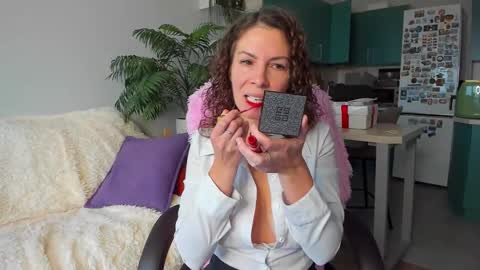 Snapshot of christina_hot chatting on November 2025 09:32:01 AM Chris online show from November 2025 09:32:01 AM