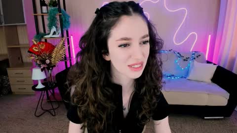 christinaconteeree online show from September 2025 11:20:02 AM