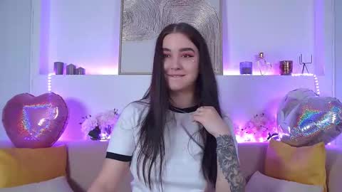 Snapshot of christinamilton chatting on February 2025 06:38:01 PM Christina online show from February 2025 06:38:01 PM