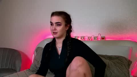 Snapshot of christinamilton chatting on February 2025 04:04:01 AM Christina online show from February 2025 04:04:01 AM