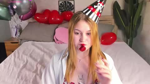 christine_wallker online show from September 2025 01:05:01 AM