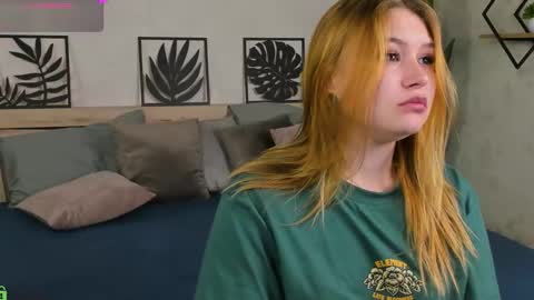 christine_wallker online show from September 2025 12:01:02 AM