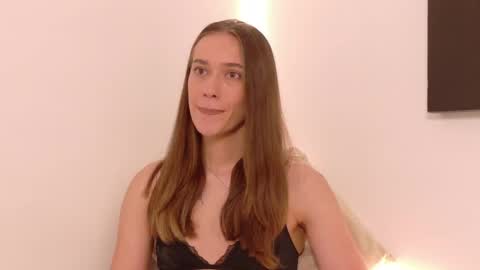Snapshot of christinne_x chatting on April 2026 04:41:02 AM Christy online show from April 2026 04:41:02 AM