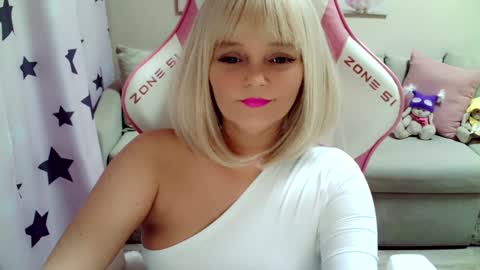 Christi online show from December 2024 08:33:02 AM