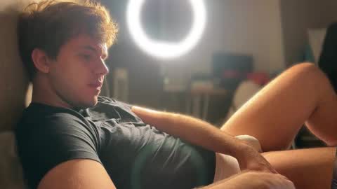 Christopher online show from October 2025 01:02:02 AM