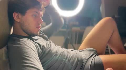 Christopher online show from November 2025 08:14:01 AM