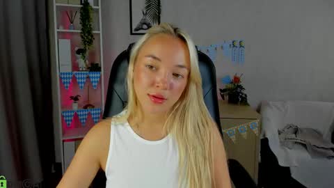 hristy3 online show from September 2025 11:53:01 PM