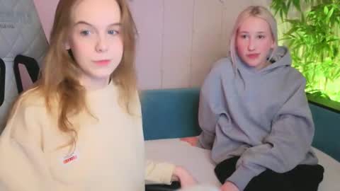 Snapshot of chrome_heartz chatting on February 2026 02:54:02 PM EvaBlonde TayaBrunette EliieBlack hair online show from February 2026 02:54:02 PM